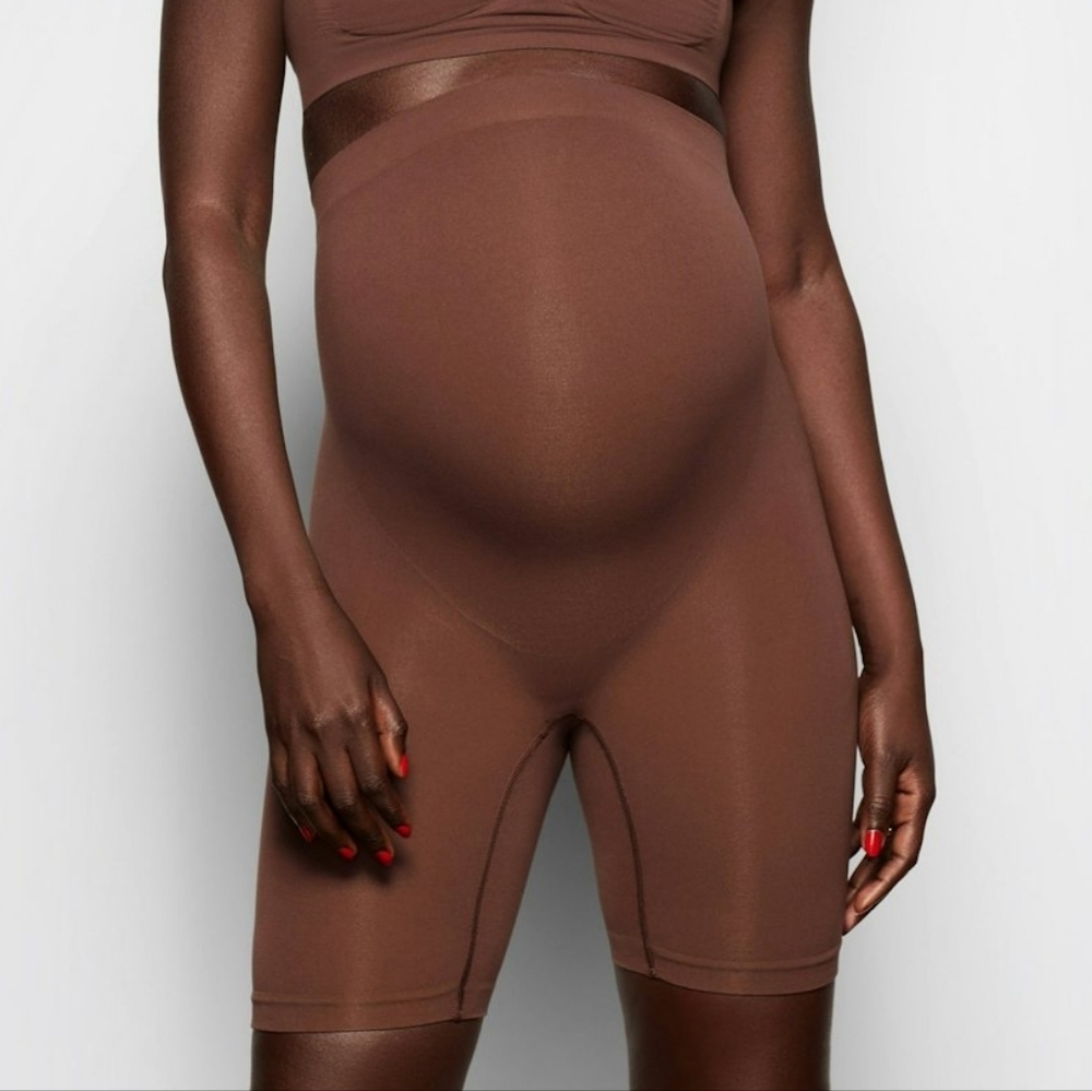 SKIMS▪️Maternity Sculpting Short Mid Thigh in Cocoa